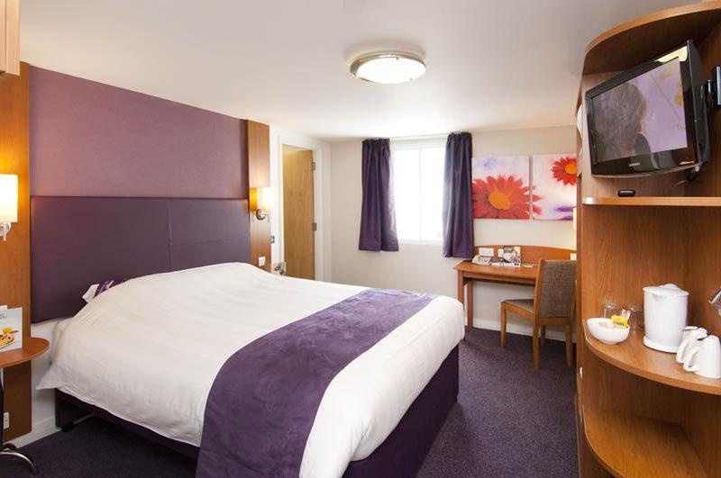 Premier Inn Edinburgh Airport - Newbridge Newbridge  Екстериор снимка