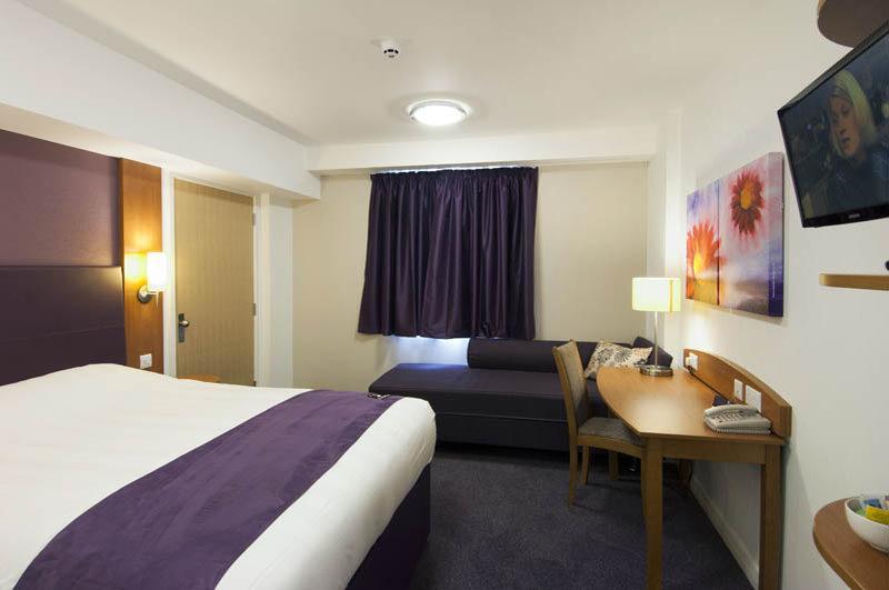 Premier Inn Edinburgh Airport - Newbridge Newbridge  Екстериор снимка